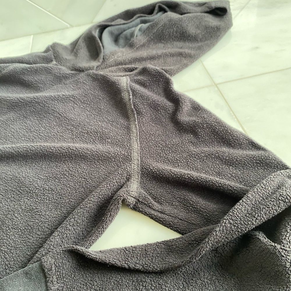 Chenille type hoodie - Picture 4 of 7